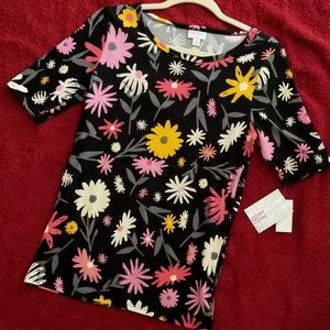 M Gigi Lularoe tee NwT